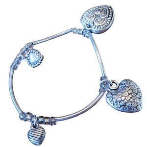 Western Style Silver Tone Heart Loop Charm Bracelet